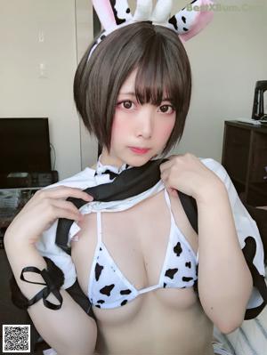 [Fantia] Tomiko (とみこ): 下乳でとる牛🐄 (43 photos )